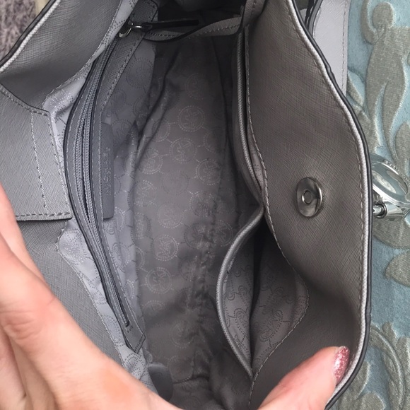 Michael Kors Purse - Picture 6 of 8